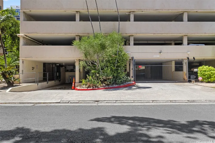 LOADING ZONE & SECURED GARAGE ENTRANCE