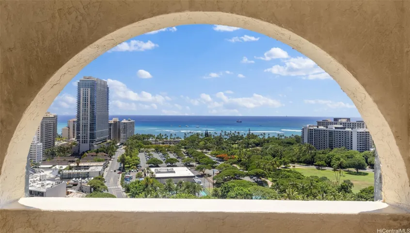 AMAZING LOCATION & VIEWS OF LA CASA