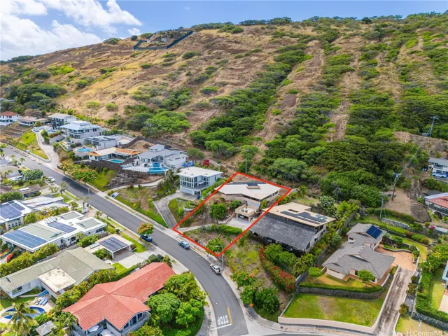 With clean wide streets and underground utilities it makes for a nicer feel of the neighborhood. Boundary lines are approximate.