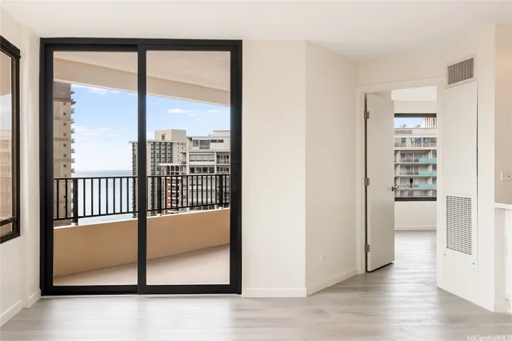 Secondary bedroom with city views and ample natural light
