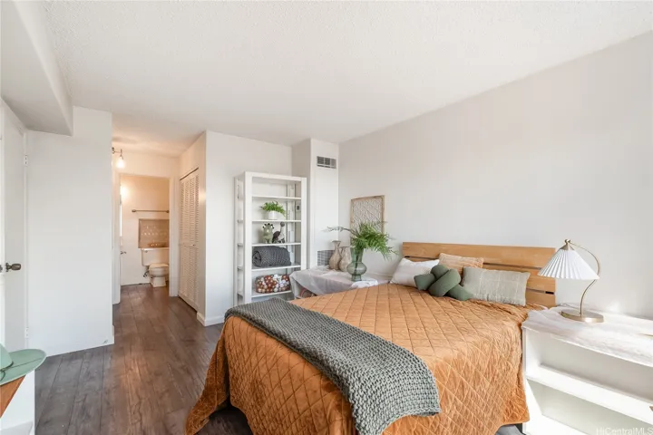 Virtually staged secondary bedroom — versatile space for guests, office, or family