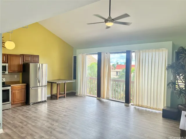 Living Area (Enhanced)