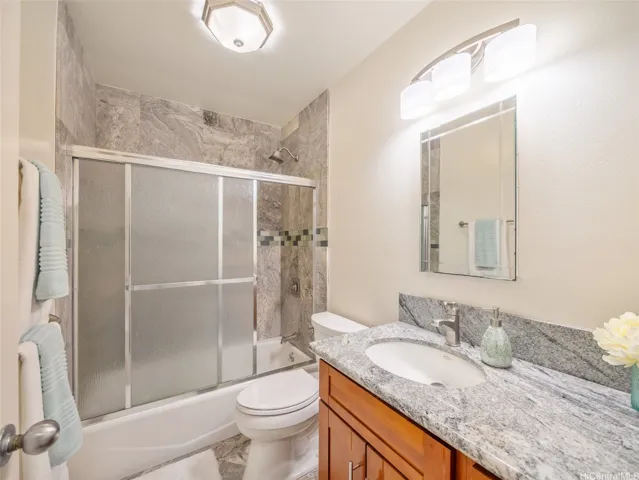 Guest Full Bath