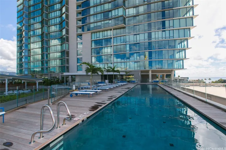 25 meter lap pool