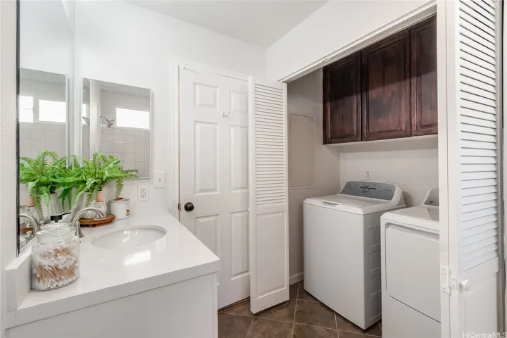 Laundry day, simplified — one less thing between you and the beach.