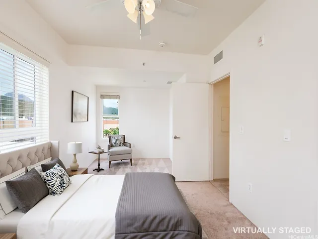 Large bedroom - virtually staged