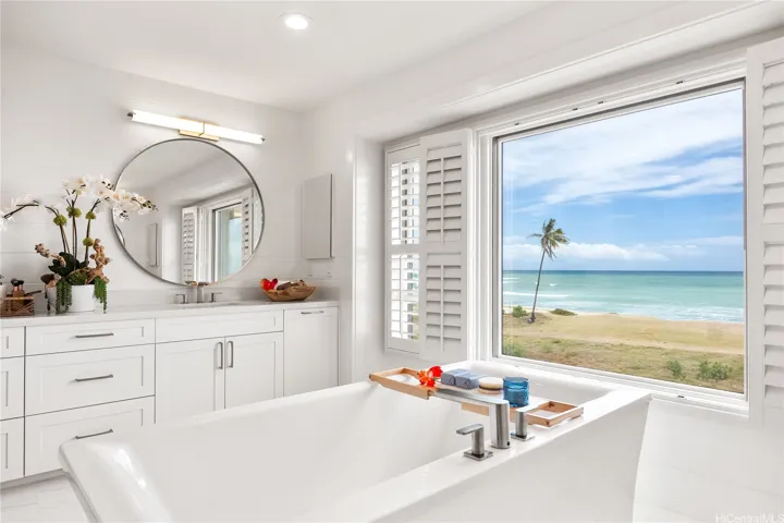 Photo is of the model home 75.20 A and may differ from actual improvements, if any, when constructed. The specific features in a residence vary from home to home and not all features are available in all series or all floorplans within a series. We reserve the right to modify or cancel these specific features, substitute equipment, materials, appliances and brand names in our sole discretion. Color and size variations may occur.