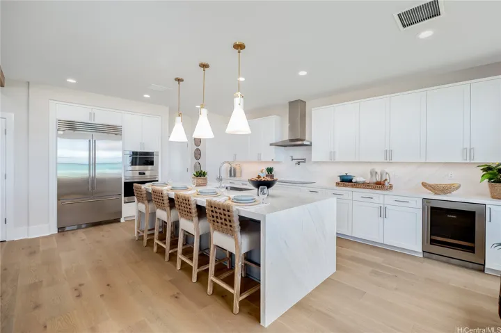 Photo is of the model home 75.20 A and may differ from actual improvements, if any, when constructed. The specific features in a residence vary from home to home and not all features are available in all series or all floorplans within a series. We reserve the right to modify or cancel these specific features, substitute equipment, materials, appliances and brand names in our sole discretion. Color and size variations may occur.