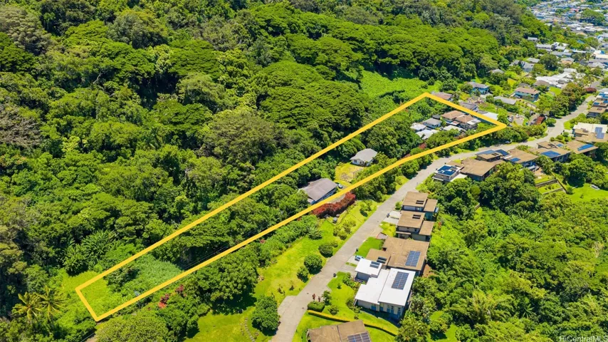 Enhanced - Approximate property lines. For illustration purposes only