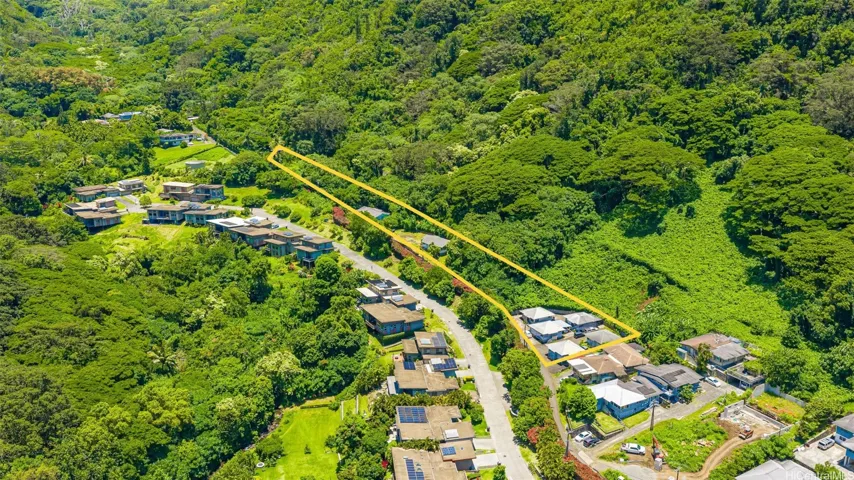 Enhanced - Approximate property lines. For illustration purposes only