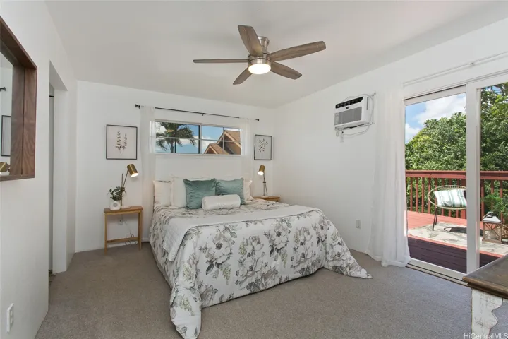 Primary Bedroom (Upstairs)