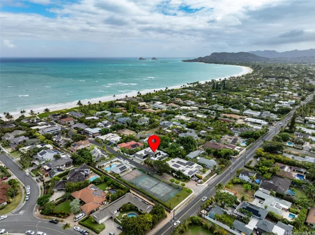 Setback from N Kalaheo Avenue, 824A N Kalaheo is the best value within the highly coveted Beachside neighborhood!