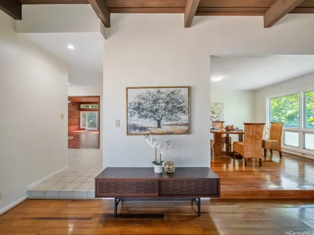 Private/formal dining room perfect for hosting intimate gatherings.