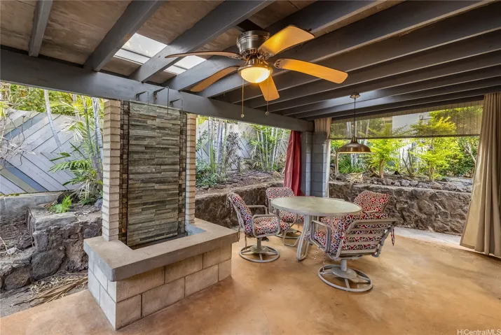 Another photo of the back covered lanai