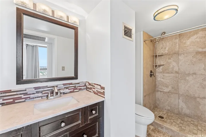 Second hallway bathroom is great for guests and the rest of the family to use.  A walk in shower can also come in​​‌​​​​‌​​‌‌​‌‌​​​‌‌​‌​‌​‌​​​‌​​ handy.