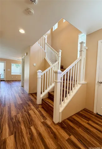 Entry Foyer/Stairs
