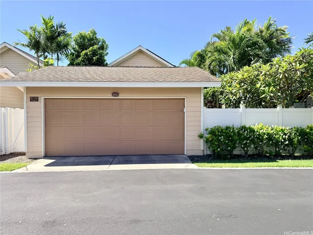 Garage Street View