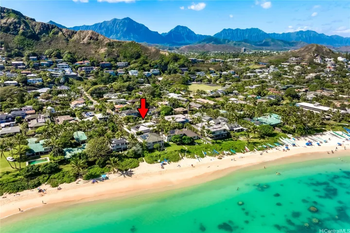 Amazing Ko'olau mtn. and Pillbox views from viewing rooftop deck.