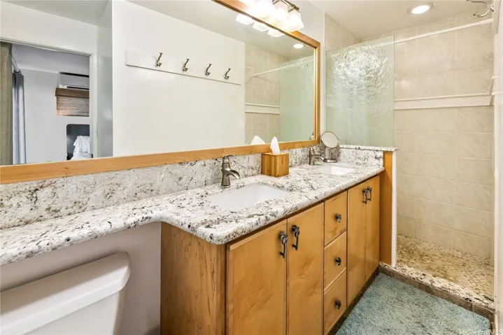 Bedroom 3 ensuite bath.