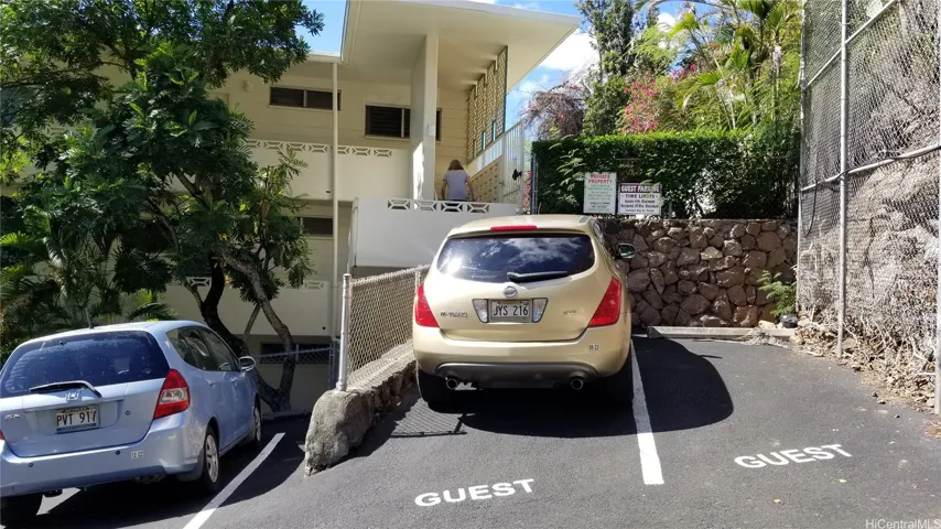 2 Guest Stalls (tight)