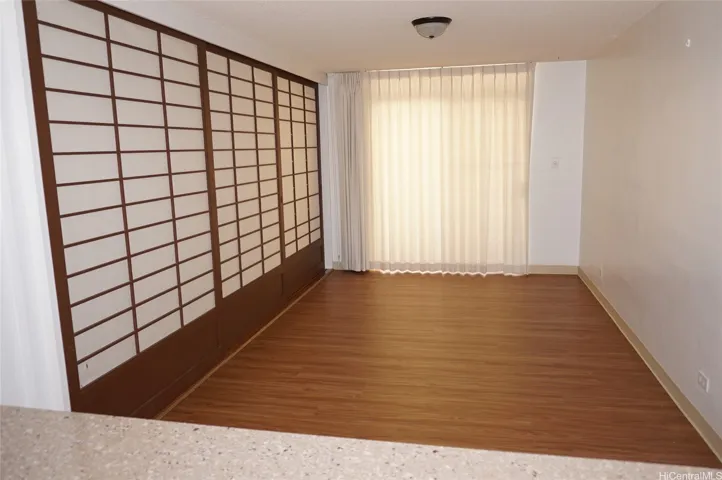 Living Room, Shoji Doors to Bdrm
