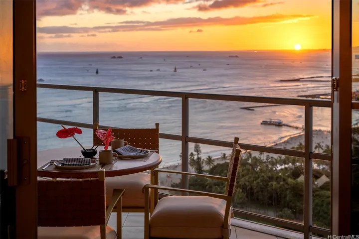 Sensational sunset and ocean views.