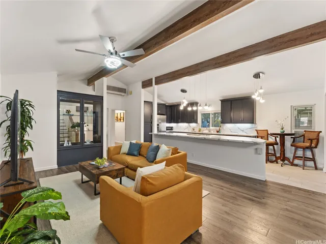 Living Room/Kitchen