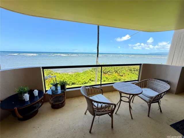 Large outdoor lanai