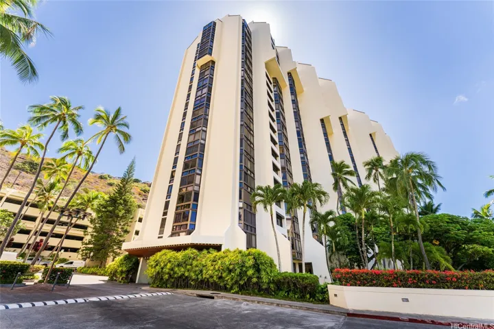 The grand Mauna Luan in Hawaii Kai