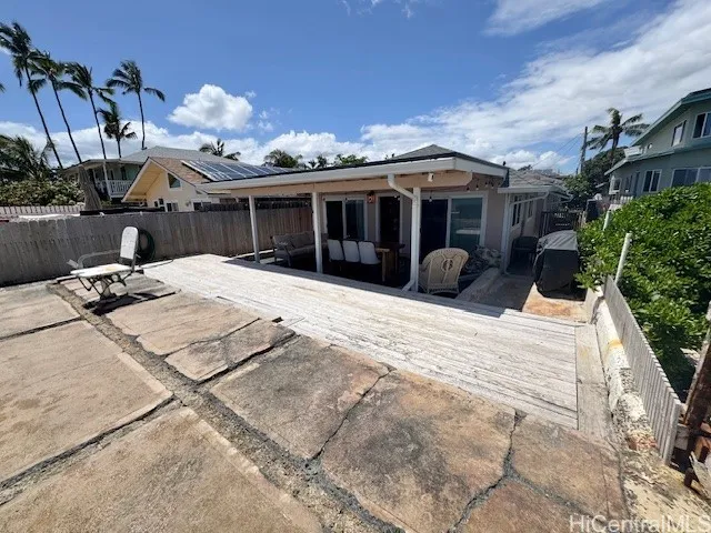 Front of home facing ocean
