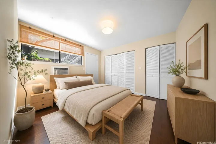 Mid level bedroom