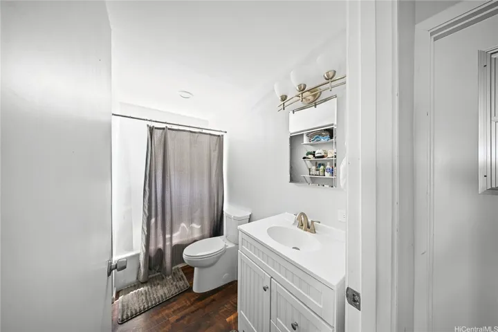 Rental level bathroom