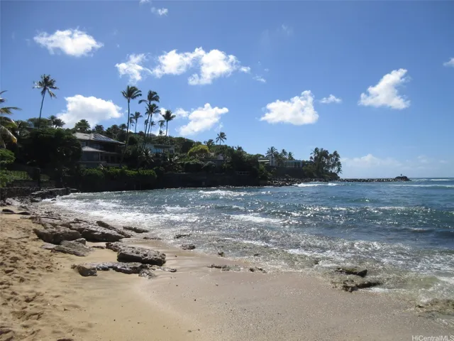 Nearby Cromwells Beach