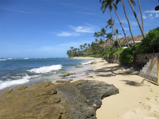 Nearby Cromwells Beach
