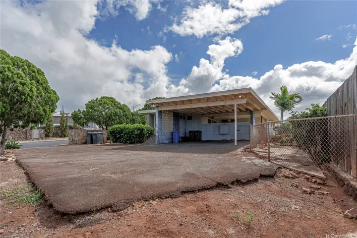 Carport & Driveway