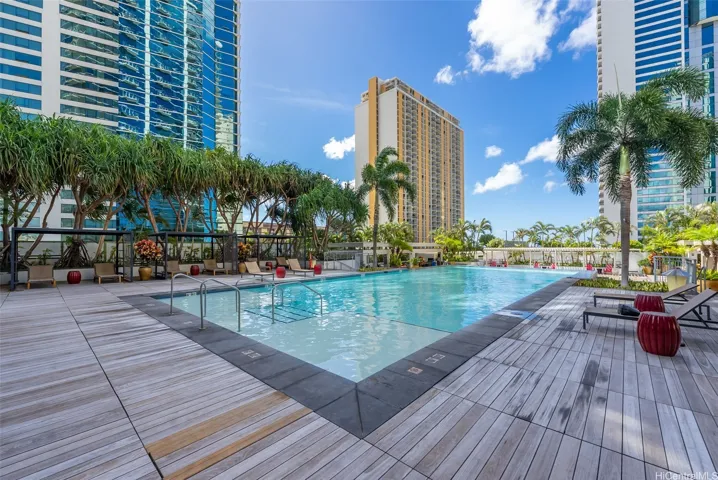 Heated infinity pool