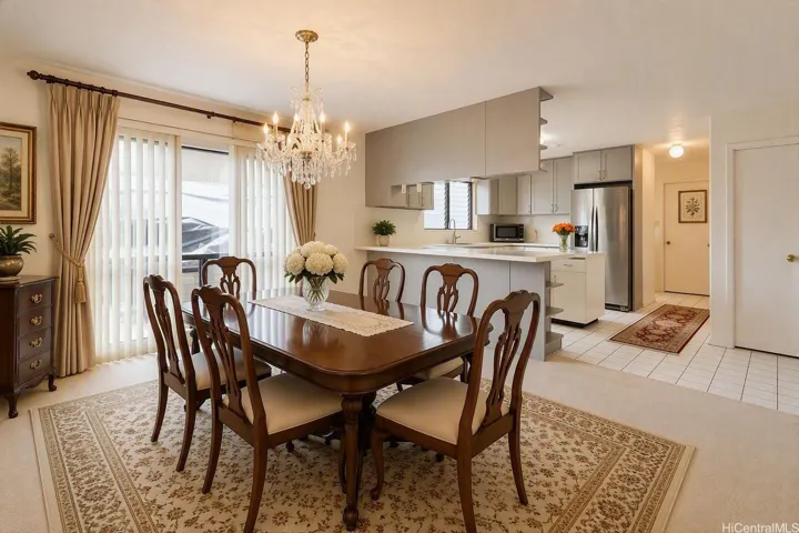 Dining area - Virtually staged