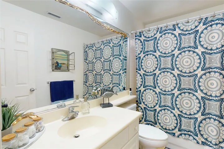 Upstairs Hall Bath