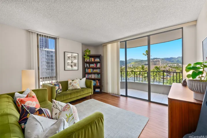 Wonderful breezes & large covered lanai
