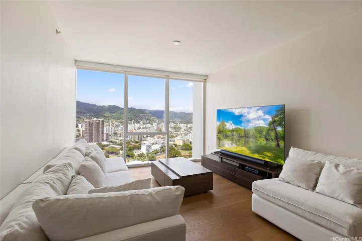 Fully furnished, with spectacular mountain view