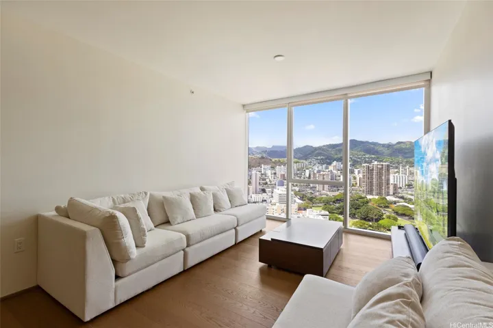 Fully furnished, with spectacular mountain view