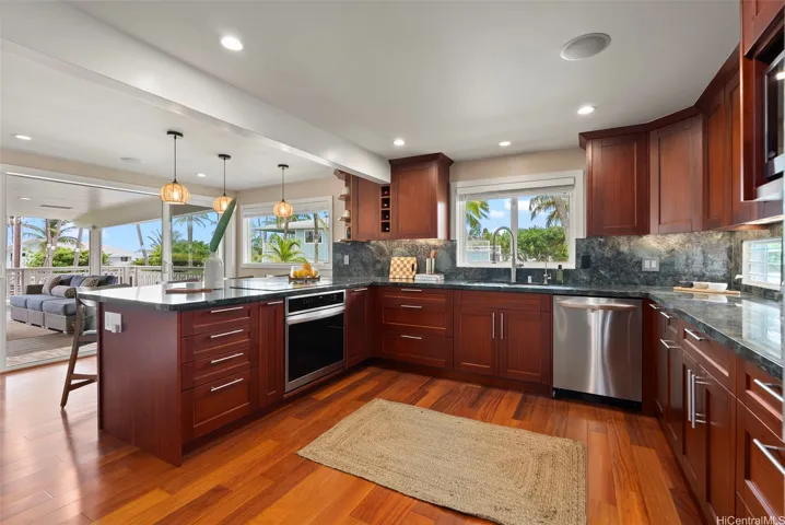 Spacious kitchen
