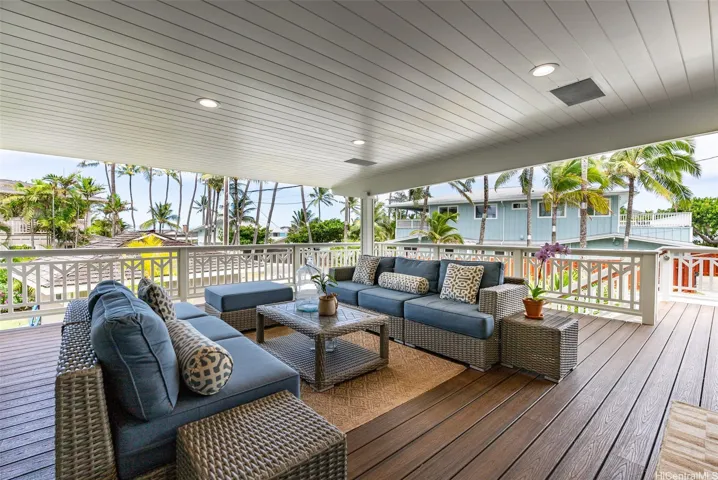 Beautiful covered lanai with recessed lighting
