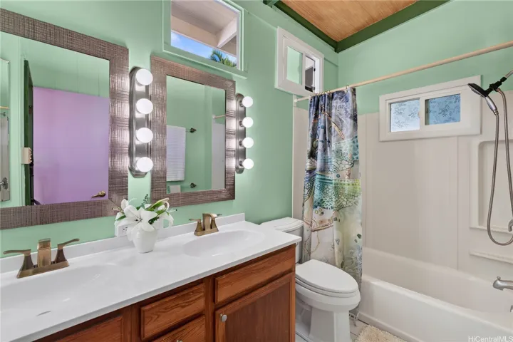 Upstairs bathroom