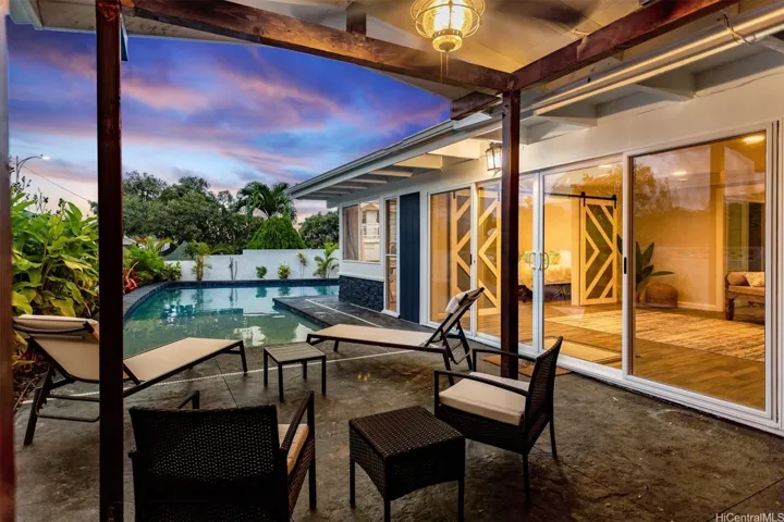 Lanai covered area