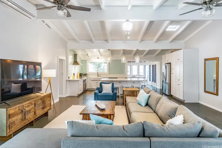 Large livingroom