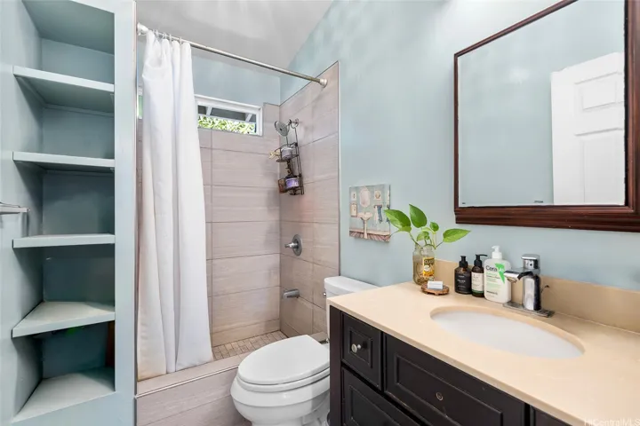 Backhouse, upstairs bathroom