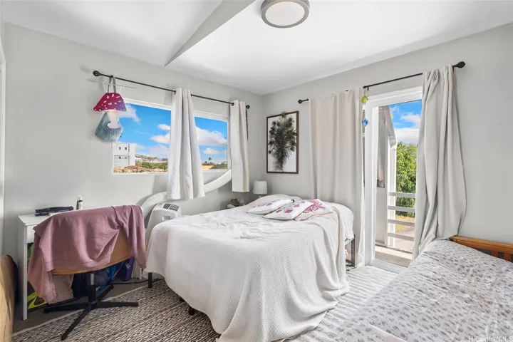 Backhouse, upstairs bedroom