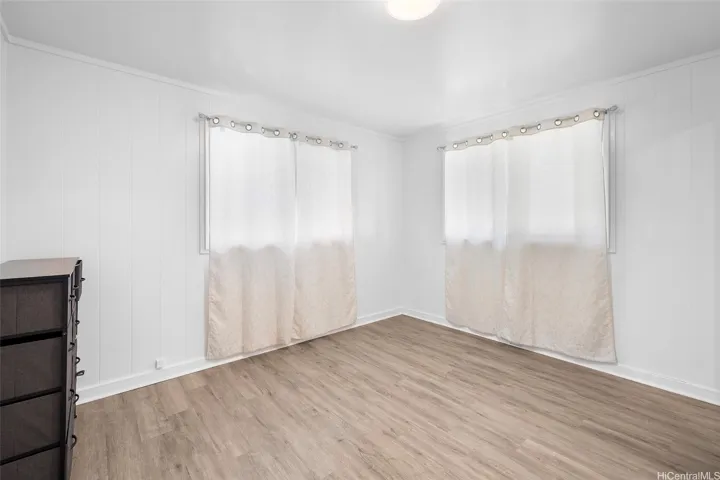 Backhouse, right side, bedroom