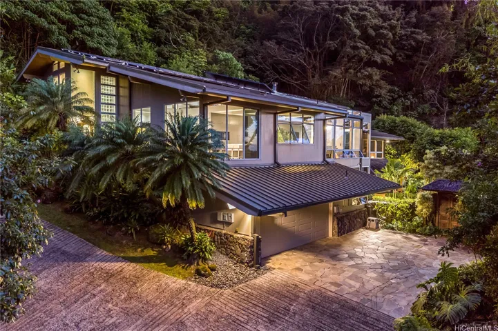 2-car garage with extra parking